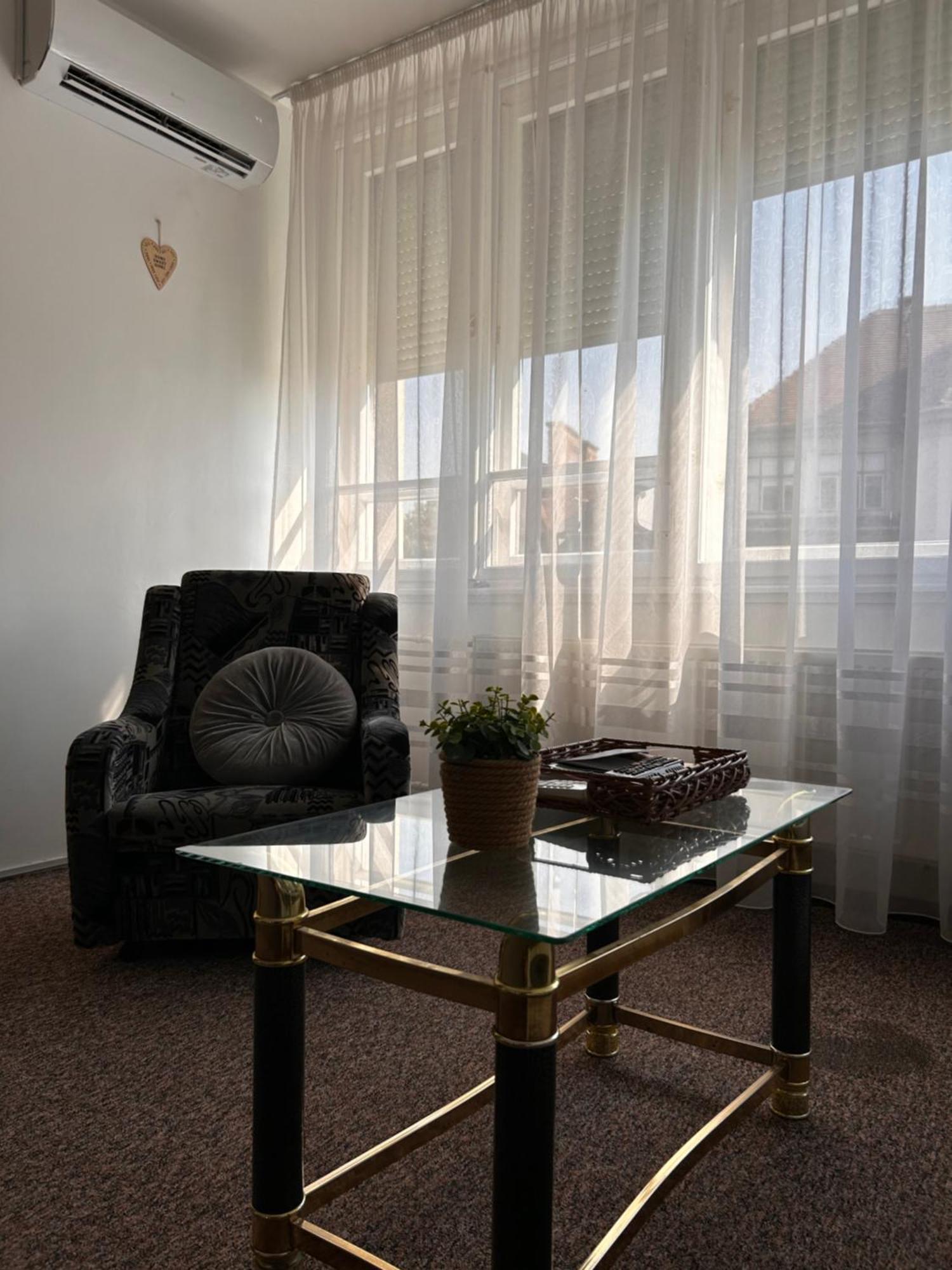 Cozy Apartment In The City Centre Next To Dom Square Сегед Экстерьер фото