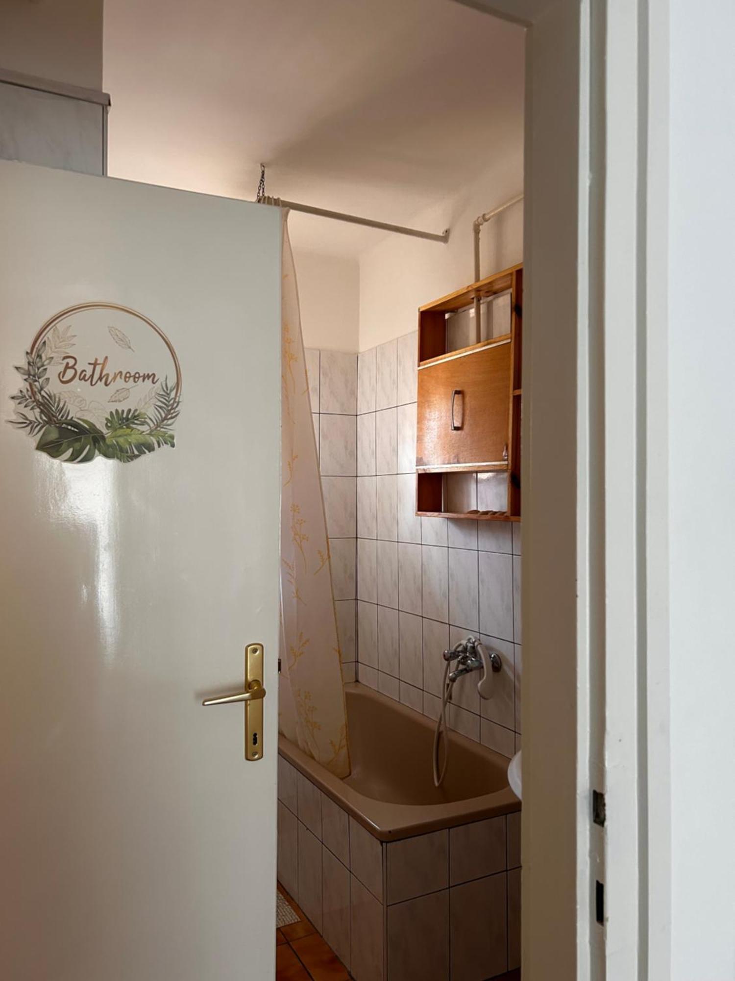 Cozy Apartment In The City Centre Next To Dom Square Сегед Экстерьер фото