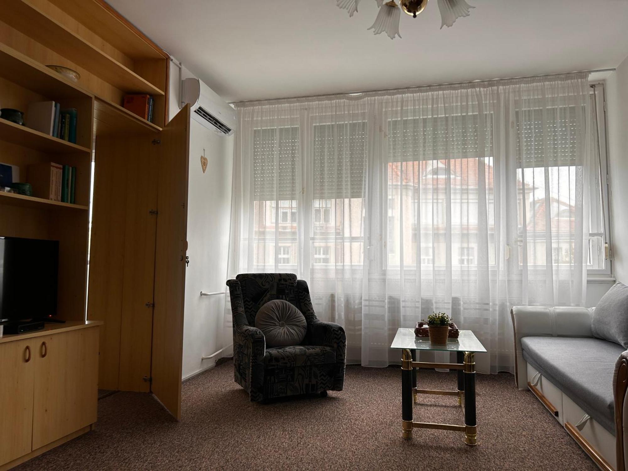 Cozy Apartment In The City Centre Next To Dom Square Сегед Экстерьер фото